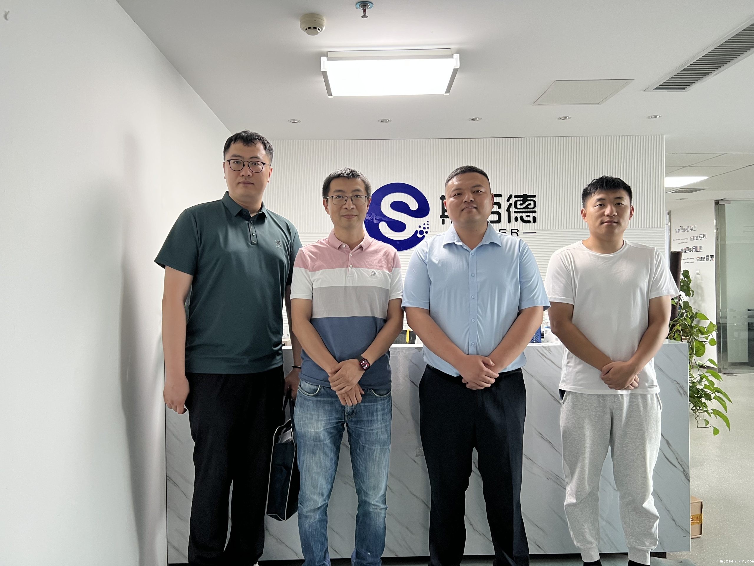 江苏涟水经济开发区招商部部长高扬一行莅临华体汇app官方下载考察指导